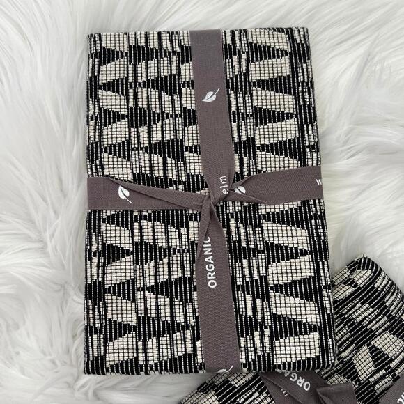 Lot 2 NWT West Elm Black ivory geometric Organic Cotton Standard shams 26” x 20” - Picture 5 of 5
